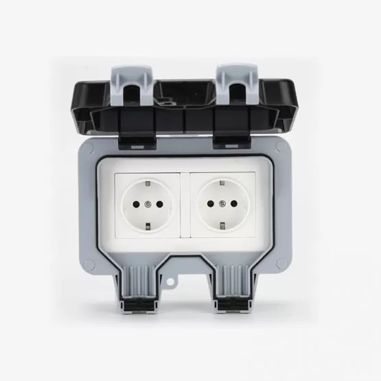 INF Utomhus vägguttag med lock IP66 - med dubbla eluttag