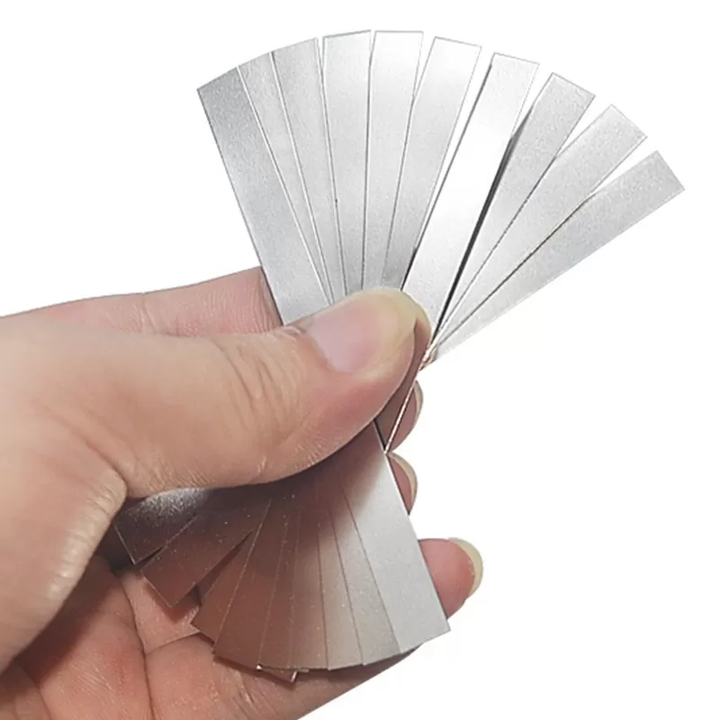 INF Batteriflikar av Nickepläterat Stål, 100-pack 10x0,8x0,015 cm