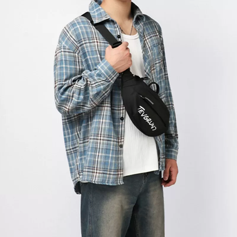 INF Svart midjeväska i nylon för vardagsbruk