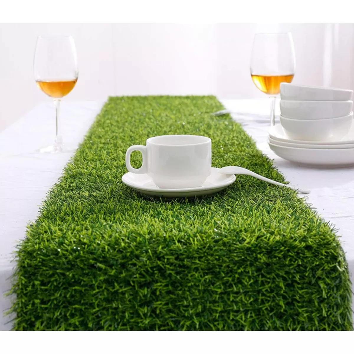 INF Lyxig bordslöpare i konstgräs – 30 cm x 150 cm Grön Bordsdekoration i Konstgräs